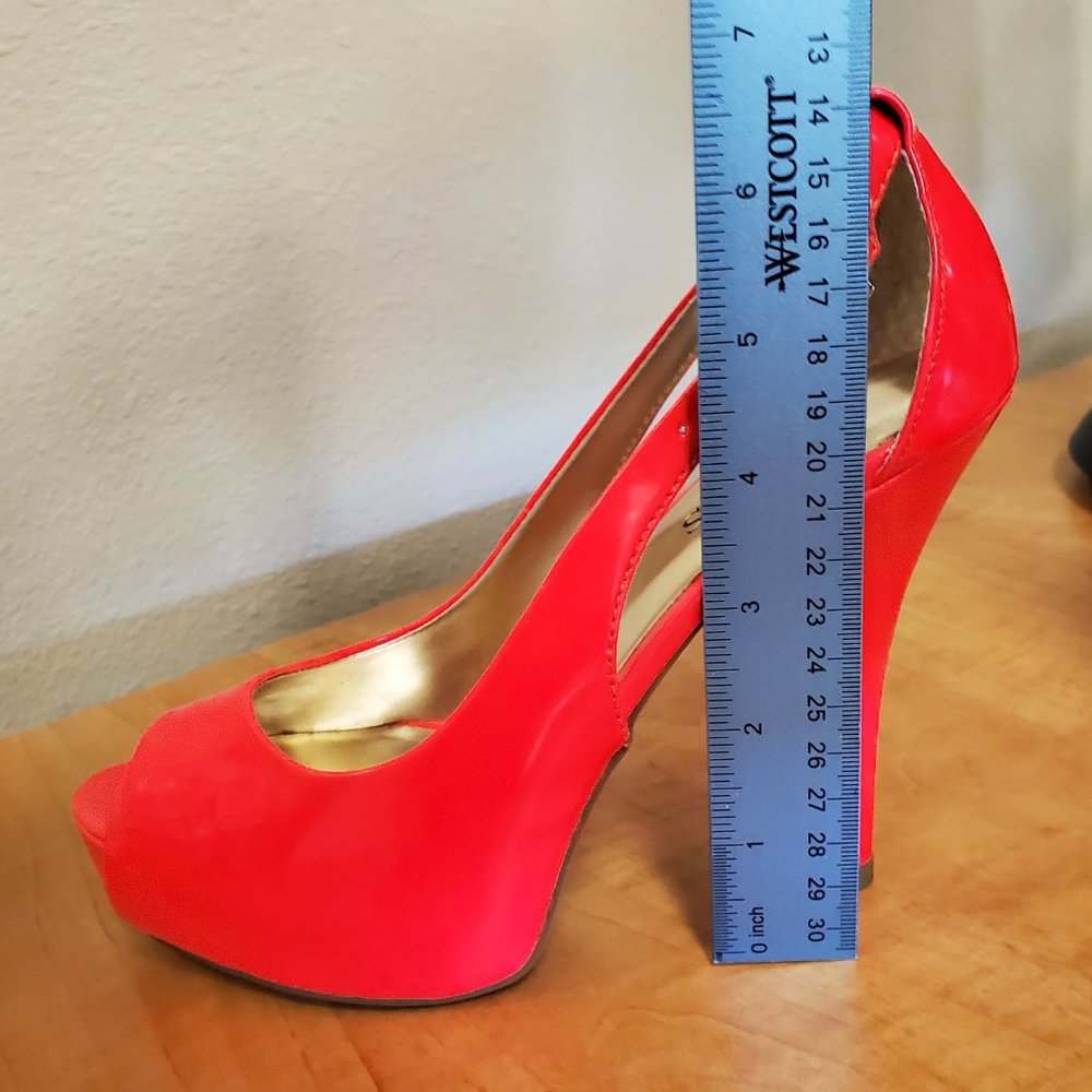 Red Guess Heels - Picture 7 of 8